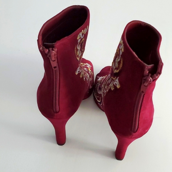 Ankle Boots by Carlos Santana, Size 7 1/2 M - Picture 4 of 6